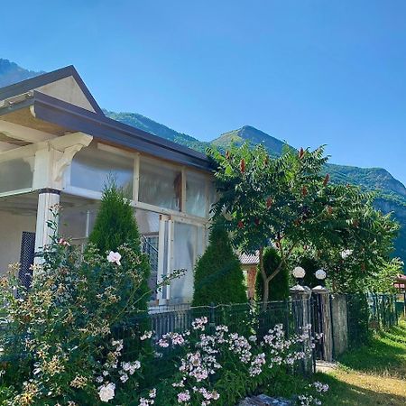 Lola Guest House Vuthaj Buitenkant foto