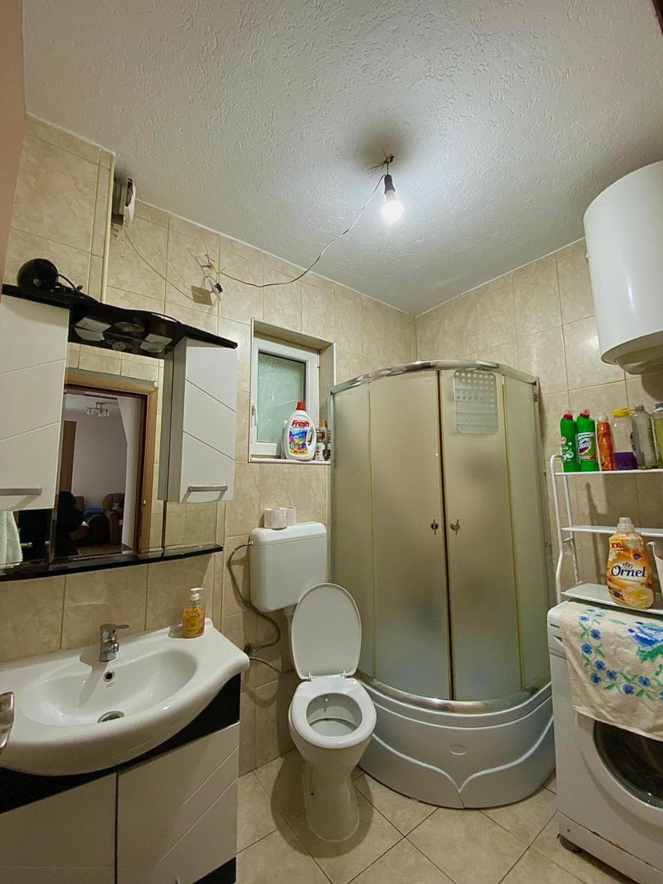 Lola Guest House Vuthaj Buitenkant foto