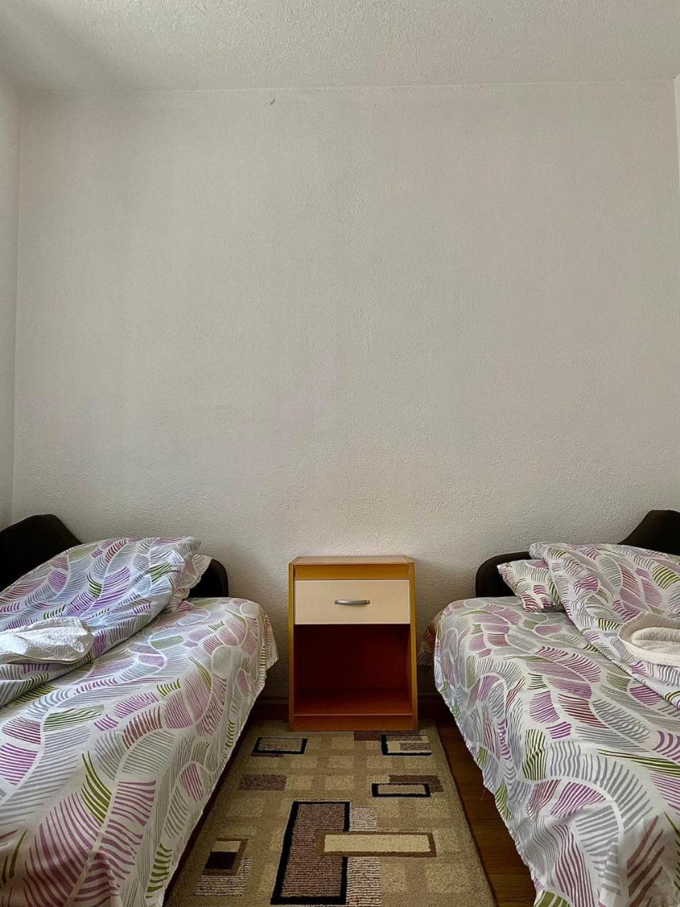 Lola Guest House Vuthaj Buitenkant foto