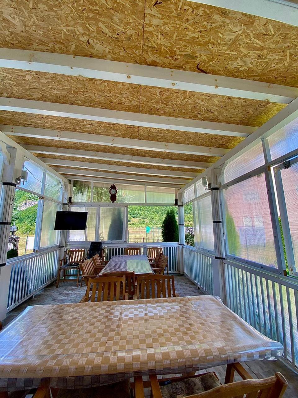 Lola Guest House Vuthaj Buitenkant foto
